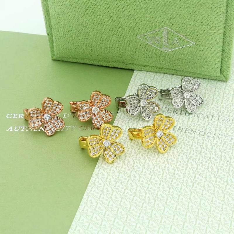 Van Cleef & Arpels earring 10yxq04 (3)