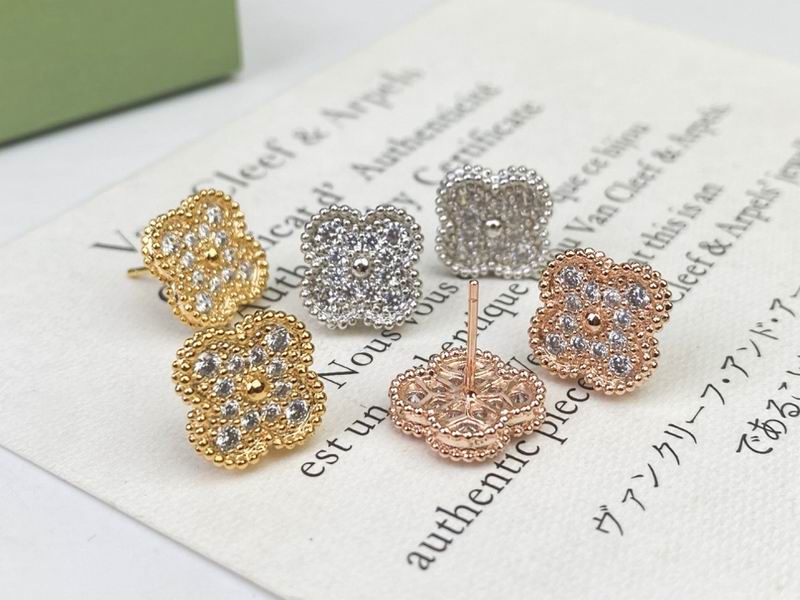 Van Cleef & Arpels earring 11yxq01 (2)