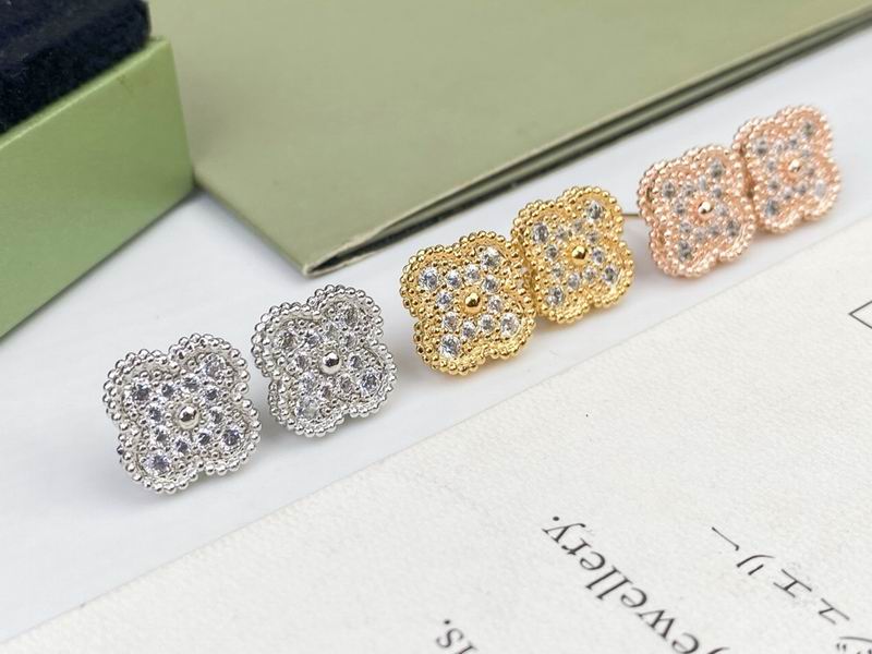 Van Cleef & Arpels earring 11yxq01 (3)