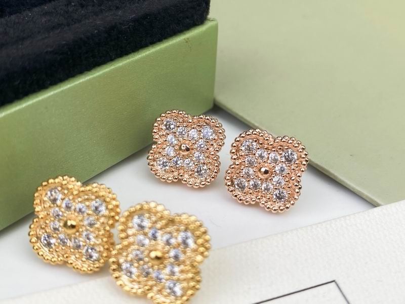 Van Cleef & Arpels earring 11yxq01 (6)