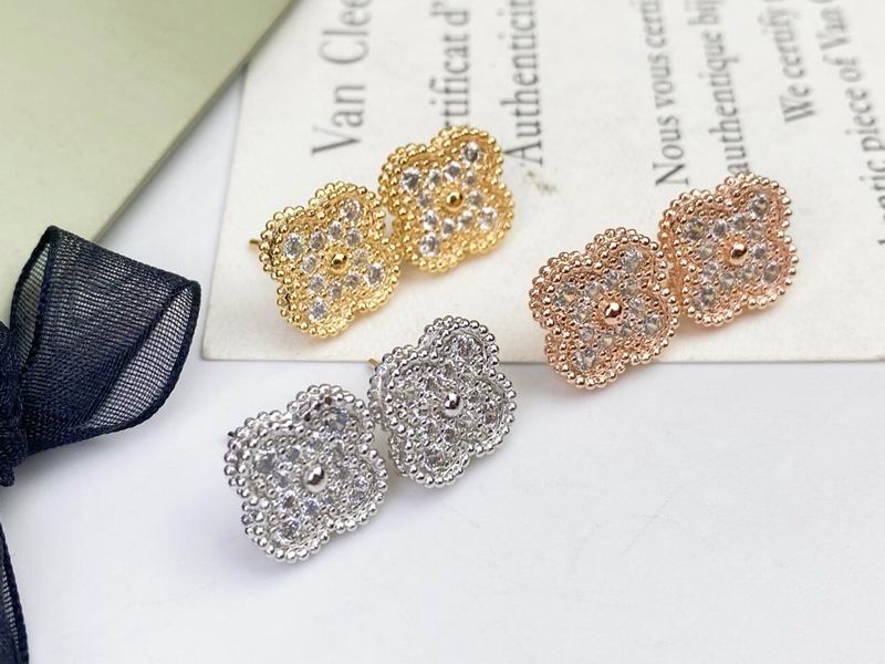 Van Cleef & Arpels earring 11yxq01 (7)