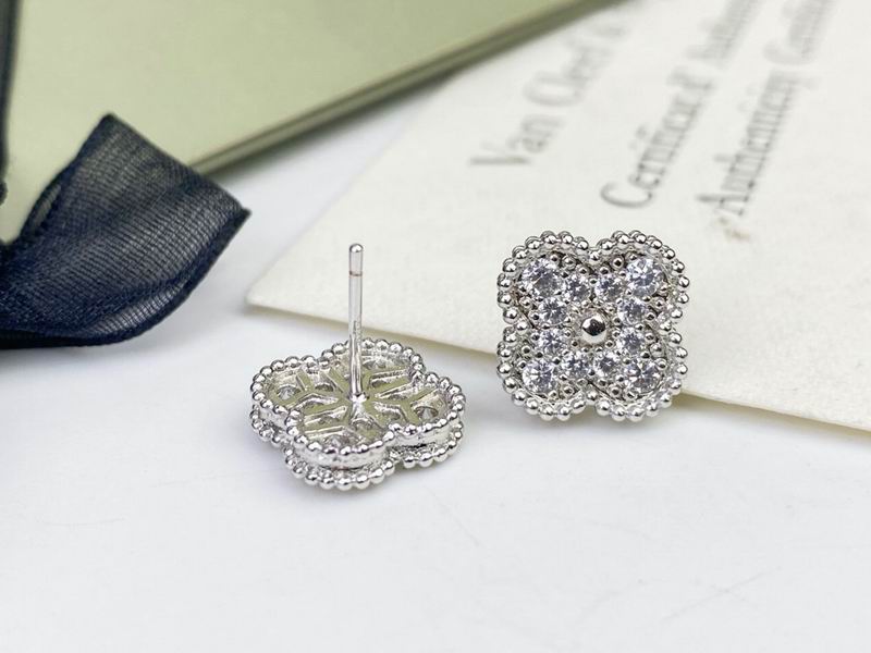 Van Cleef & Arpels earring 11yxq01 (8)
