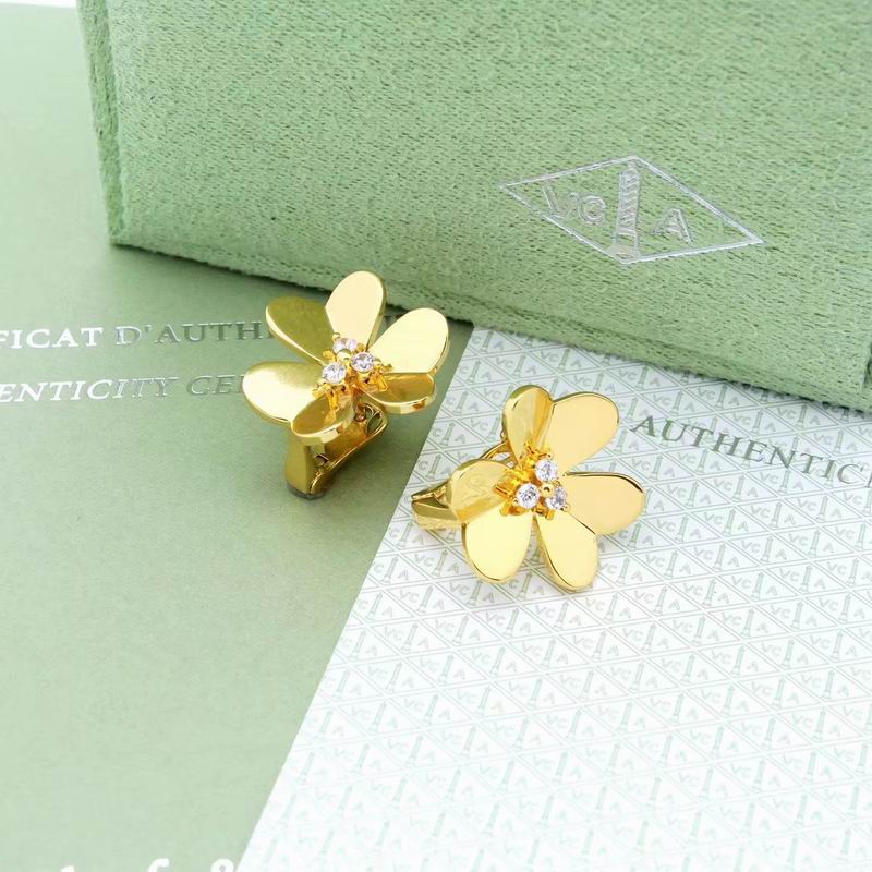Van Cleef & Arpels earring 11yxq03 (7)