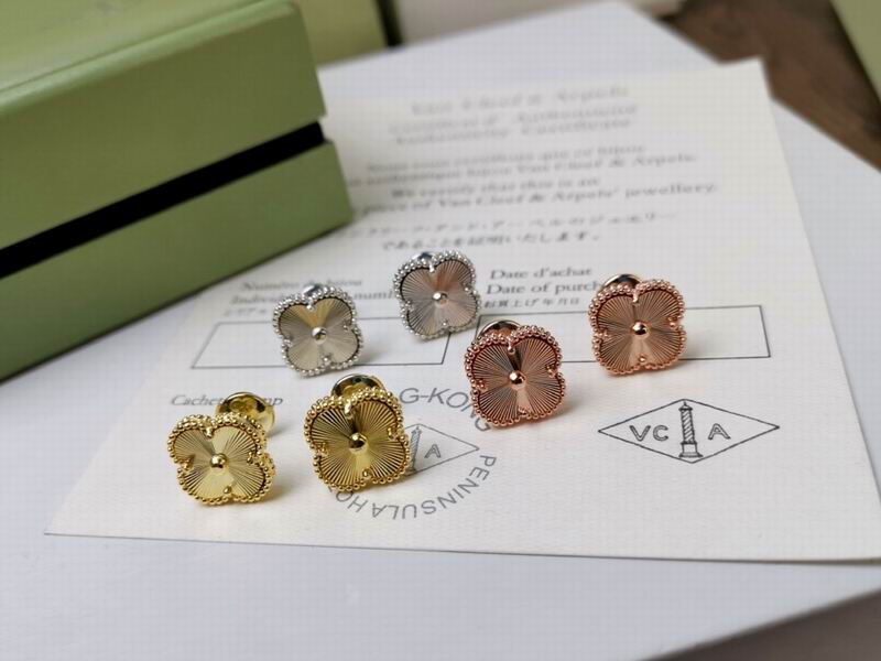 Van Cleef & Arpels earring 11yxq05 (1)