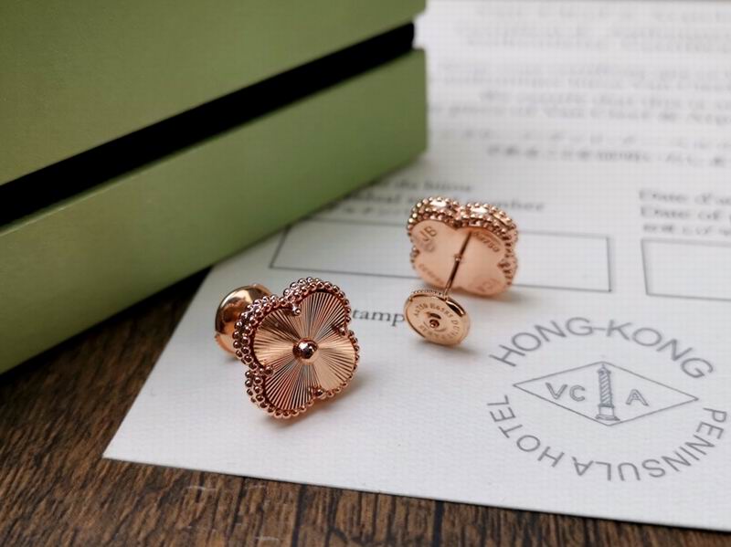 Van Cleef & Arpels earring 11yxq05 (3)