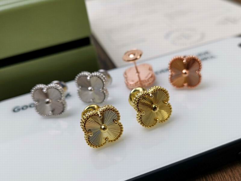 Van Cleef & Arpels earring 11yxq05 (5)