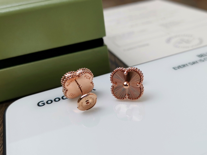 Van Cleef & Arpels earring 11yxq05 (7)