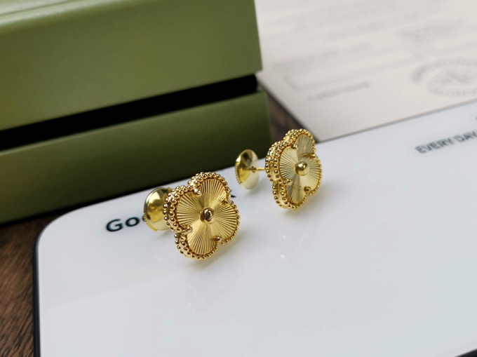 Van Cleef & Arpels earring 11yxq05 (8)