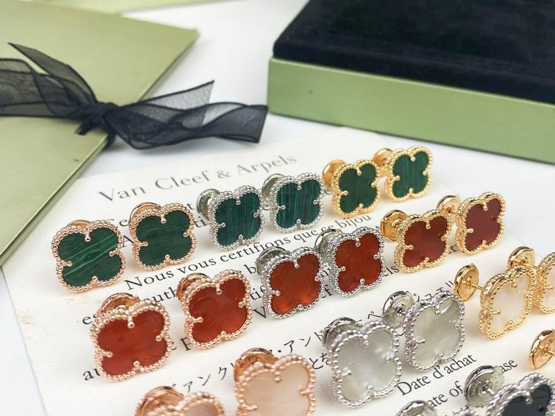 Van Cleef & Arpels earring 11yxq07 (1)