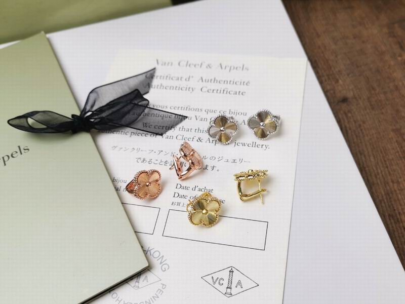 Van Cleef & Arpels earring 11yxq08 (2)