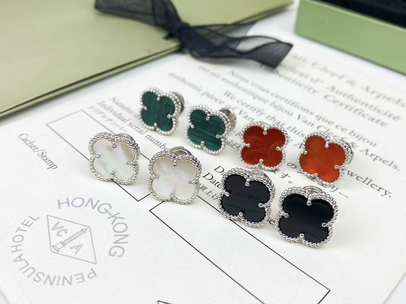 Van Cleef & Arpels earring 12yxq06 (6)