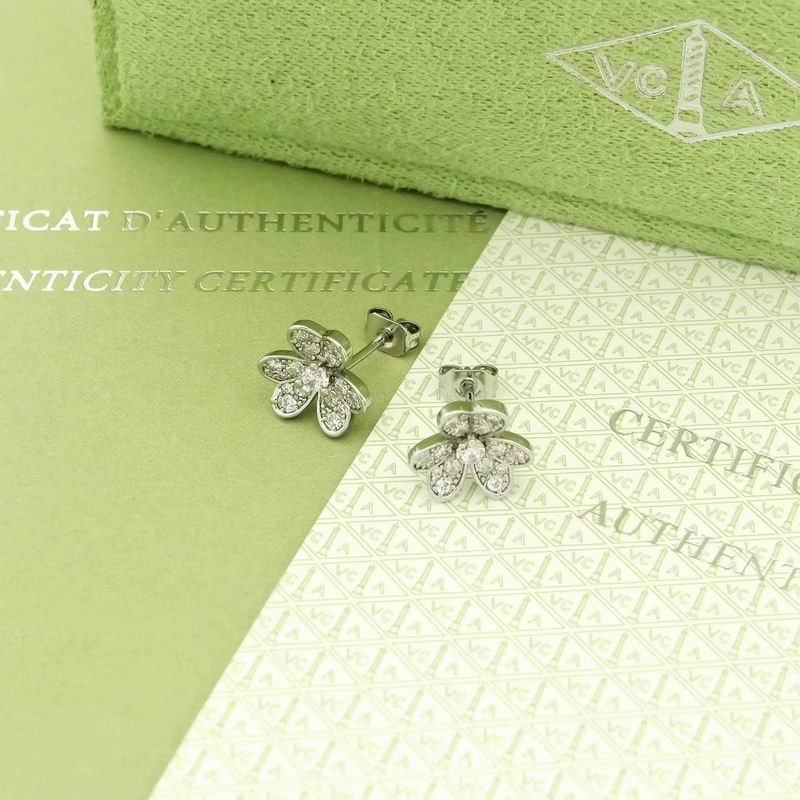 Van Cleef & Arpels earring 12yxq10 (6)