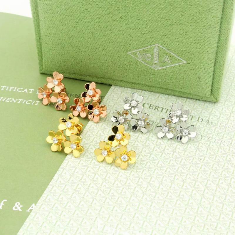 Van Cleef & Arpels earring 12yxq11 (3)
