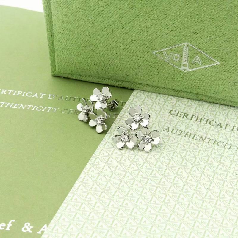 Van Cleef & Arpels earring 12yxq11 (6)