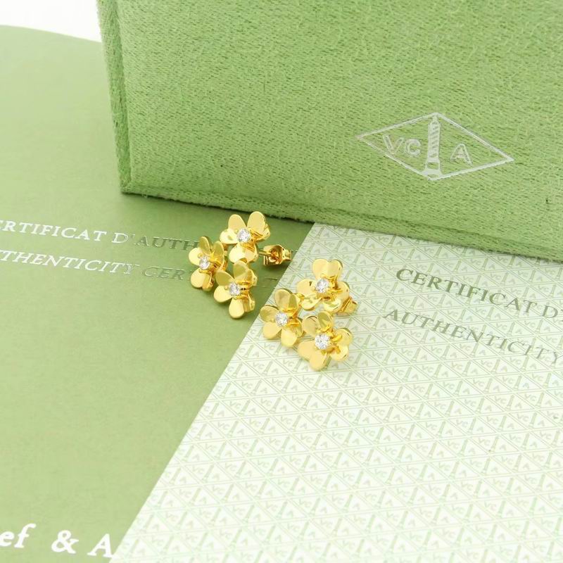 Van Cleef & Arpels earring 12yxq11 (9)