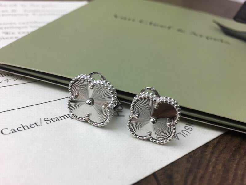 Van Cleef & Arpels earring 12yxq13 (1)
