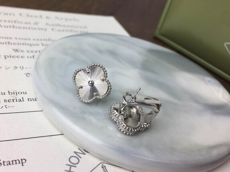 Van Cleef & Arpels earring 12yxq13 (2)