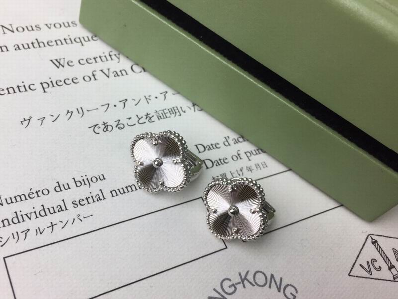 Van Cleef & Arpels earring 12yxq13 (3)