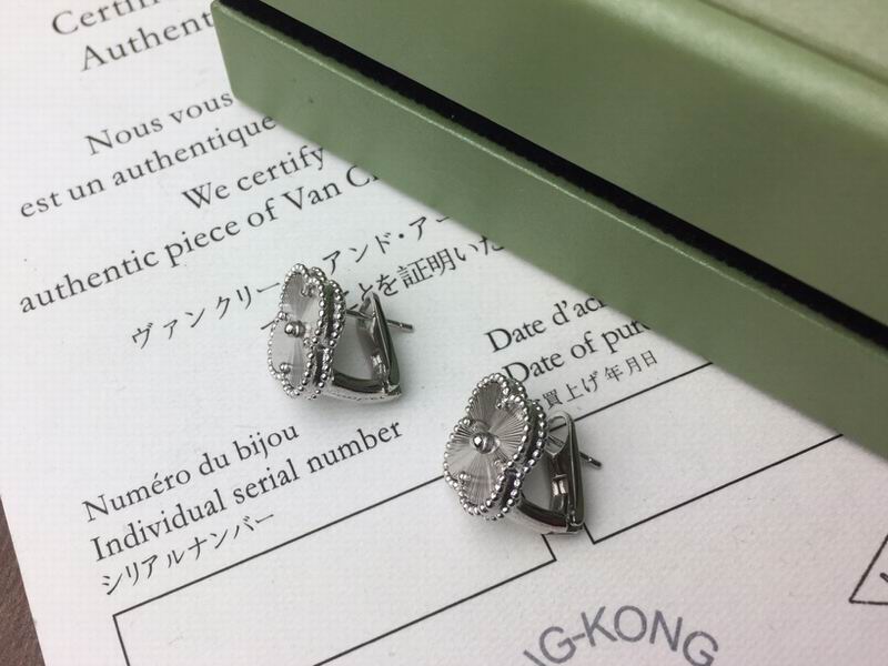 Van Cleef & Arpels earring 12yxq13 (4)