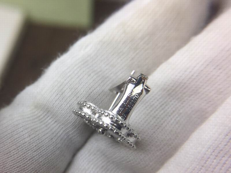 Van Cleef & Arpels earring 12yxq13 (6)