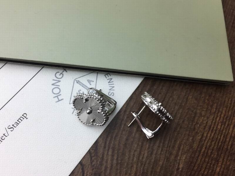 Van Cleef & Arpels earring 12yxq13 (8)