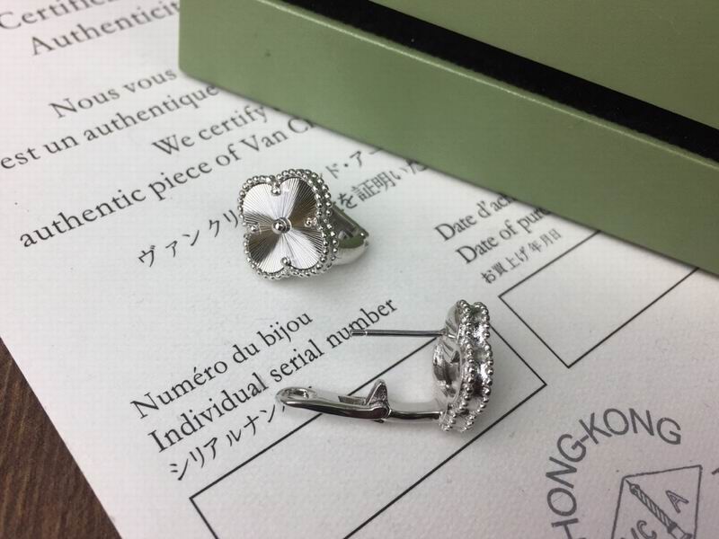 Van Cleef & Arpels earring 12yxq13 (9)