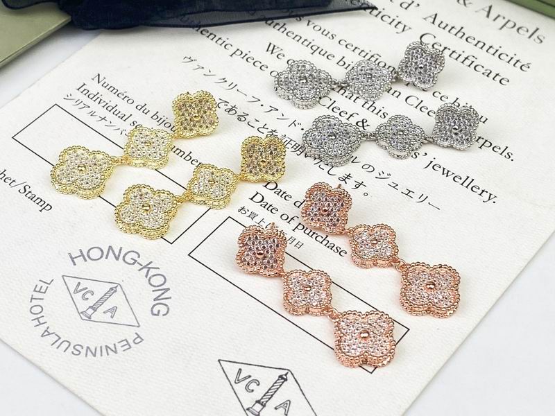 Van Cleef & Arpels earring 12yxq14 (1)
