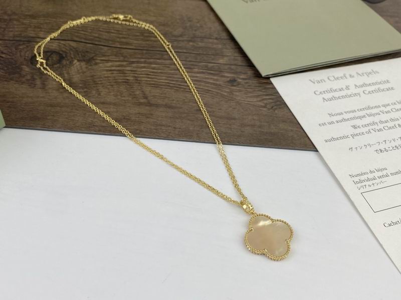 Van Cleef & Arpels necklace 08yxq02 (5)