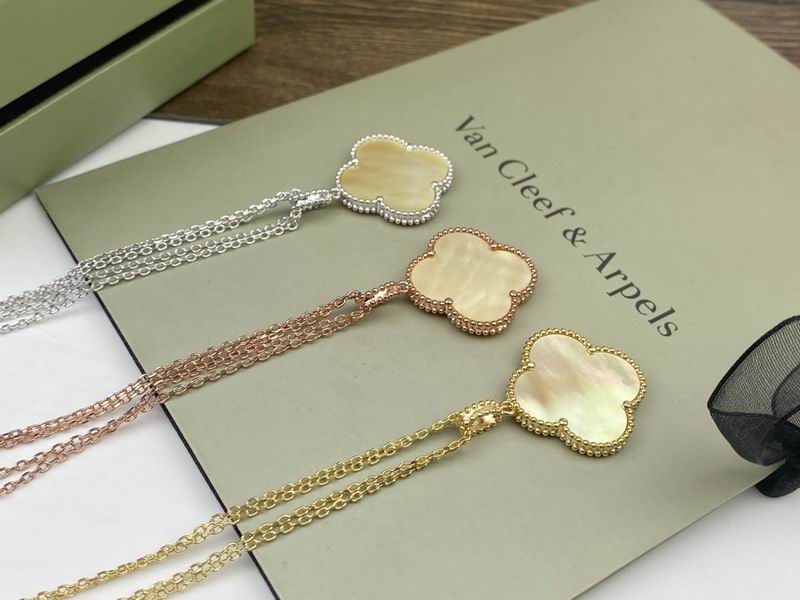 Van Cleef & Arpels necklace 08yxq02 (9)