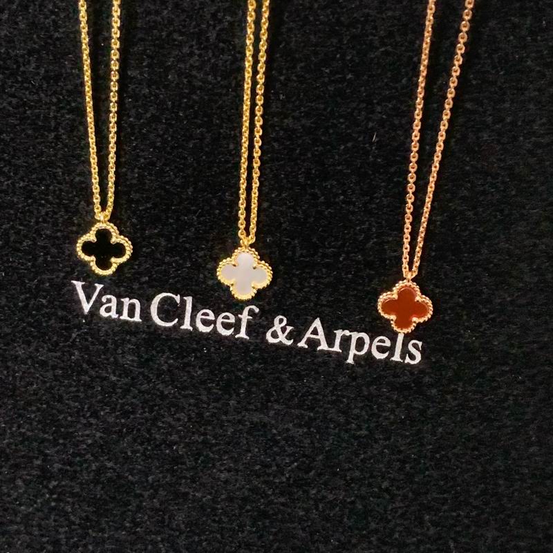 Van Cleef & Arpels necklace 09yxq02 (1)