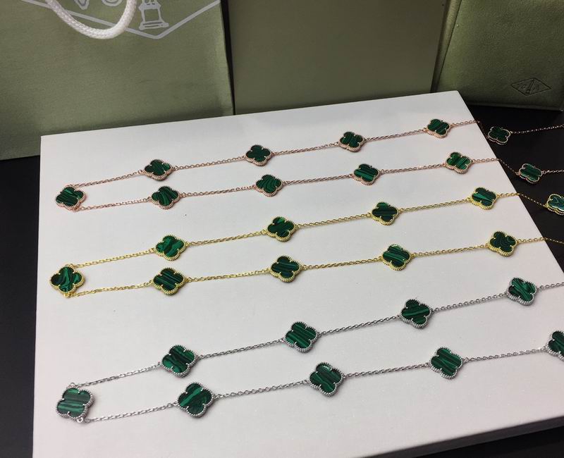 Van Cleef & Arpels necklace 09yxq04 (4)