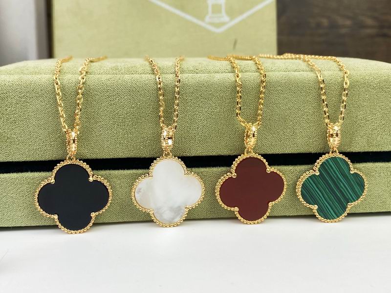 Van Cleef & Arpels necklace 09yxq05 (4)