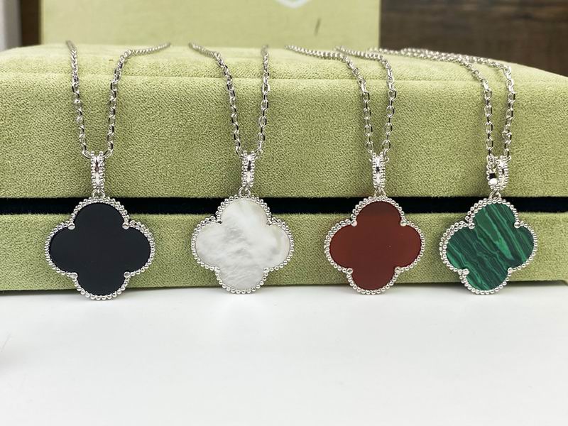 Van Cleef & Arpels necklace 09yxq05 (6)