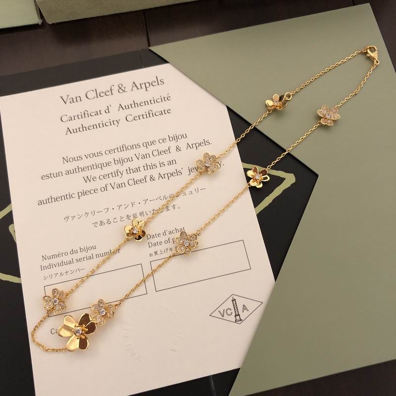 Van Cleef & Arpels necklace 10yxq01 (4)