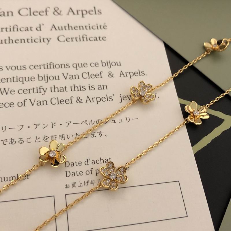 Van Cleef & Arpels necklace 10yxq01 (5)
