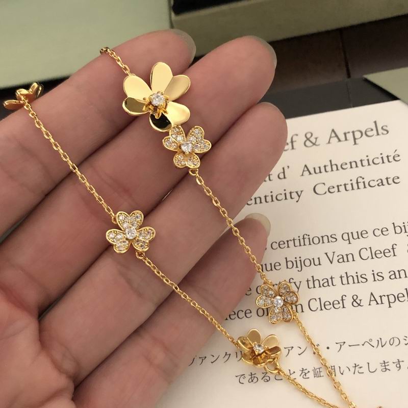 Van Cleef & Arpels necklace 10yxq01 (6)