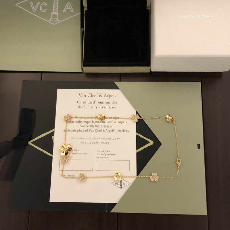 Van Cleef & Arpels necklace 10yxq01 (8)