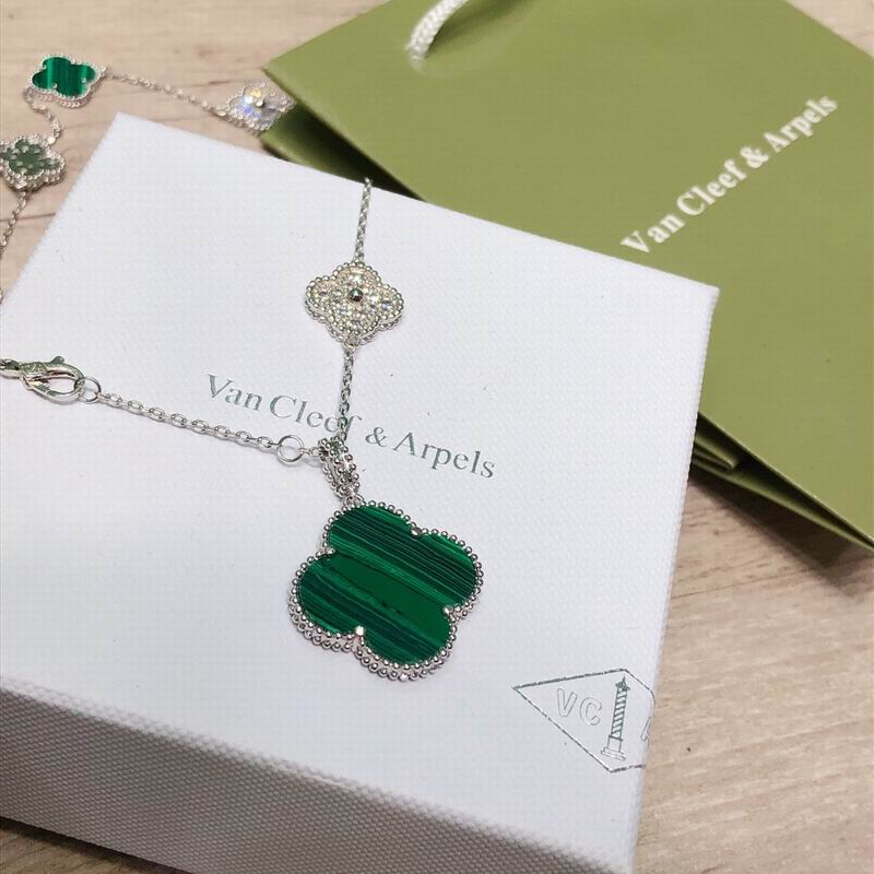 Van Cleef & Arpels necklace 10yxq03 (9)