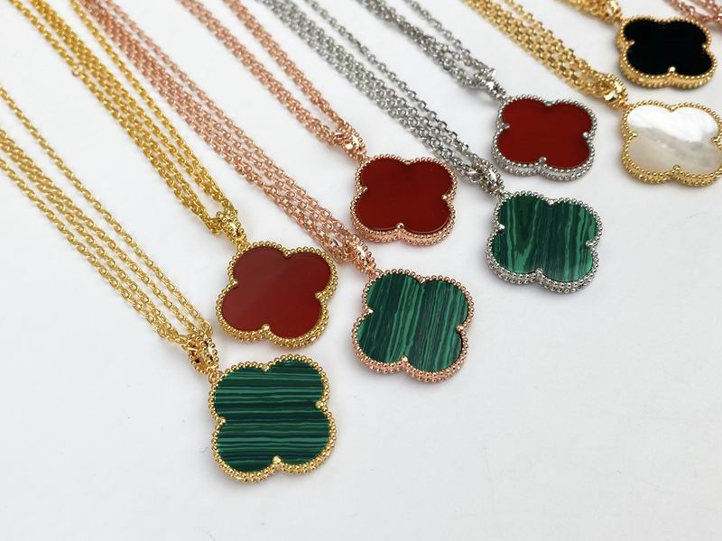 Van Cleef & Arpels necklace 10yxq05 (2)