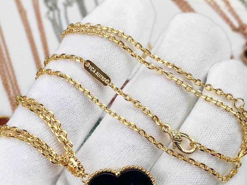 Van Cleef & Arpels necklace 10yxq05 (4)