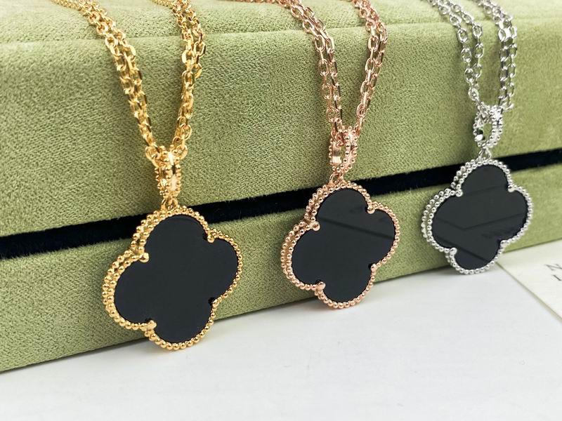 Van Cleef & Arpels necklace 10yxq05 (9)