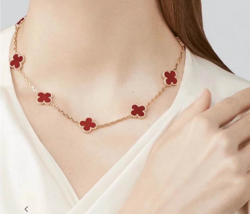 Van Cleef & Arpels necklace 10yxq06 (2)