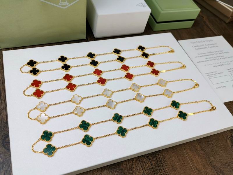 Van Cleef & Arpels necklace 10yxq06 (4)