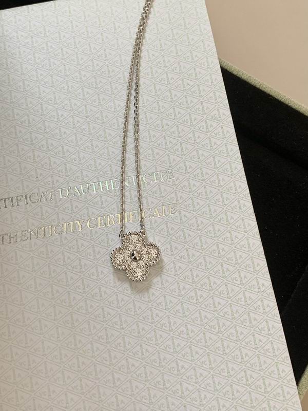 Van Cleef & Arpels necklace 10yxq07 (5)