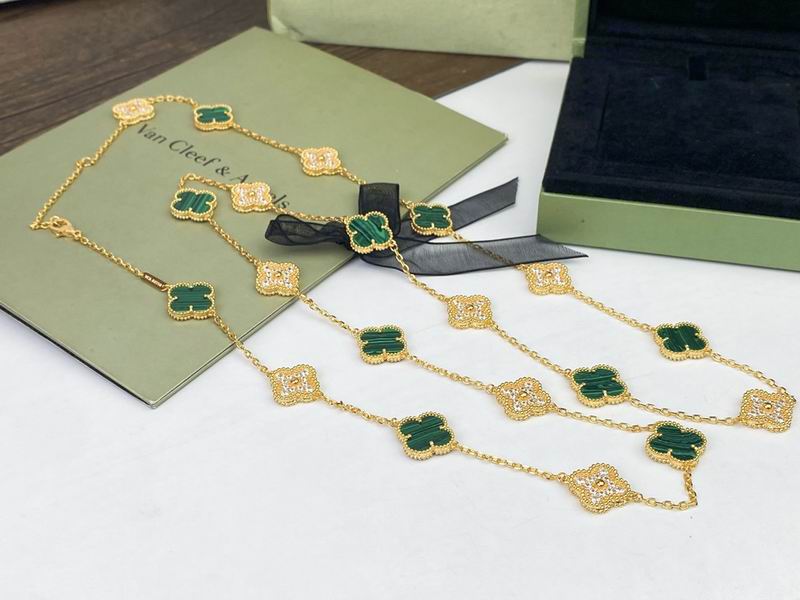 Van Cleef & Arpels necklace 10yxq08 (4)