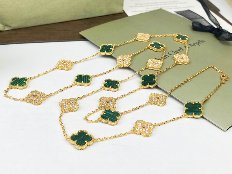 Van Cleef & Arpels necklace 10yxq08 (5)