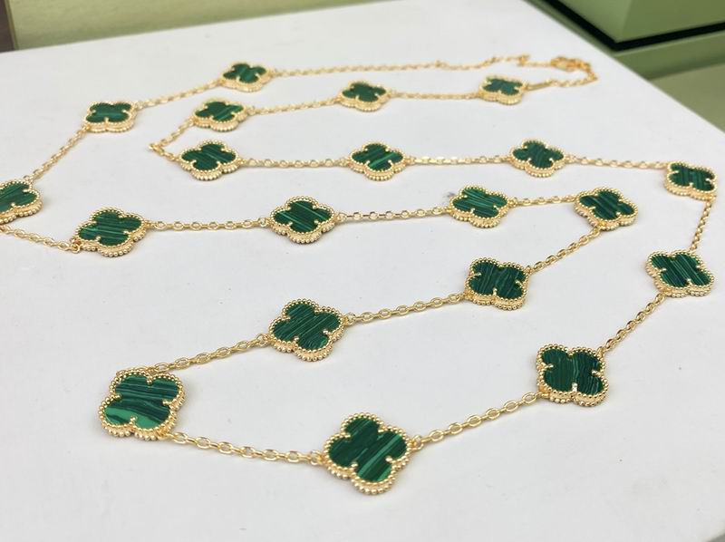 Van Cleef & Arpels necklace 11yxq01 (2)