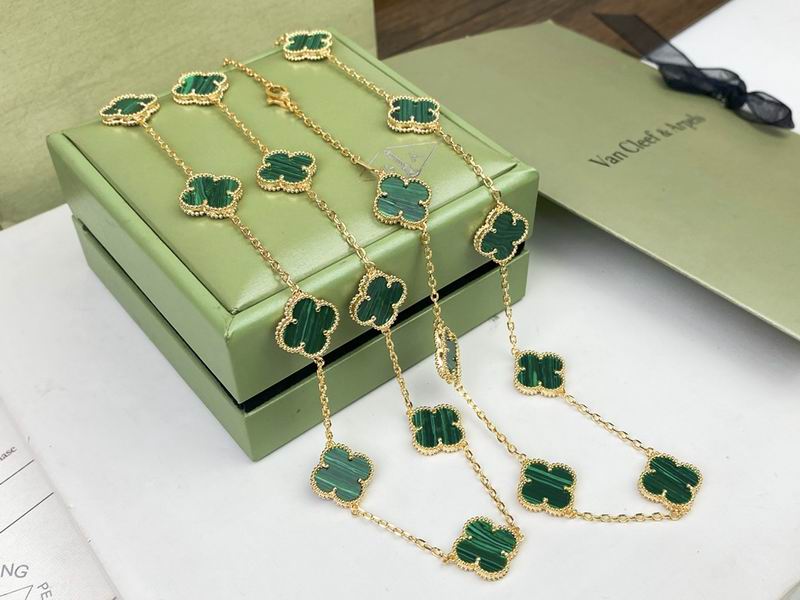 Van Cleef & Arpels necklace 11yxq01 (3)