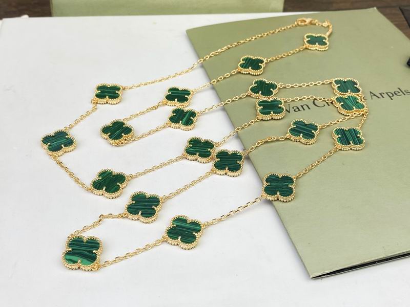 Van Cleef & Arpels necklace 11yxq01 (4)
