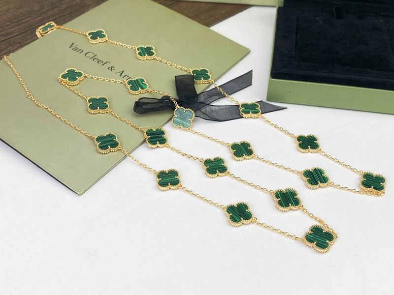 Van Cleef & Arpels necklace 11yxq01 (6)